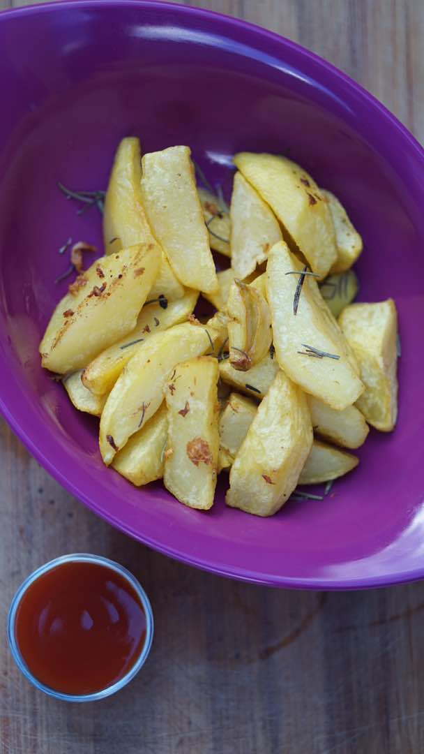 potato wedges-kenyan potato recipe-Kenyan food-waru recipe-roast potato recipe-Kenyan food blogger-top kenyan food blogger-Top kenyan blogger-african food blogger